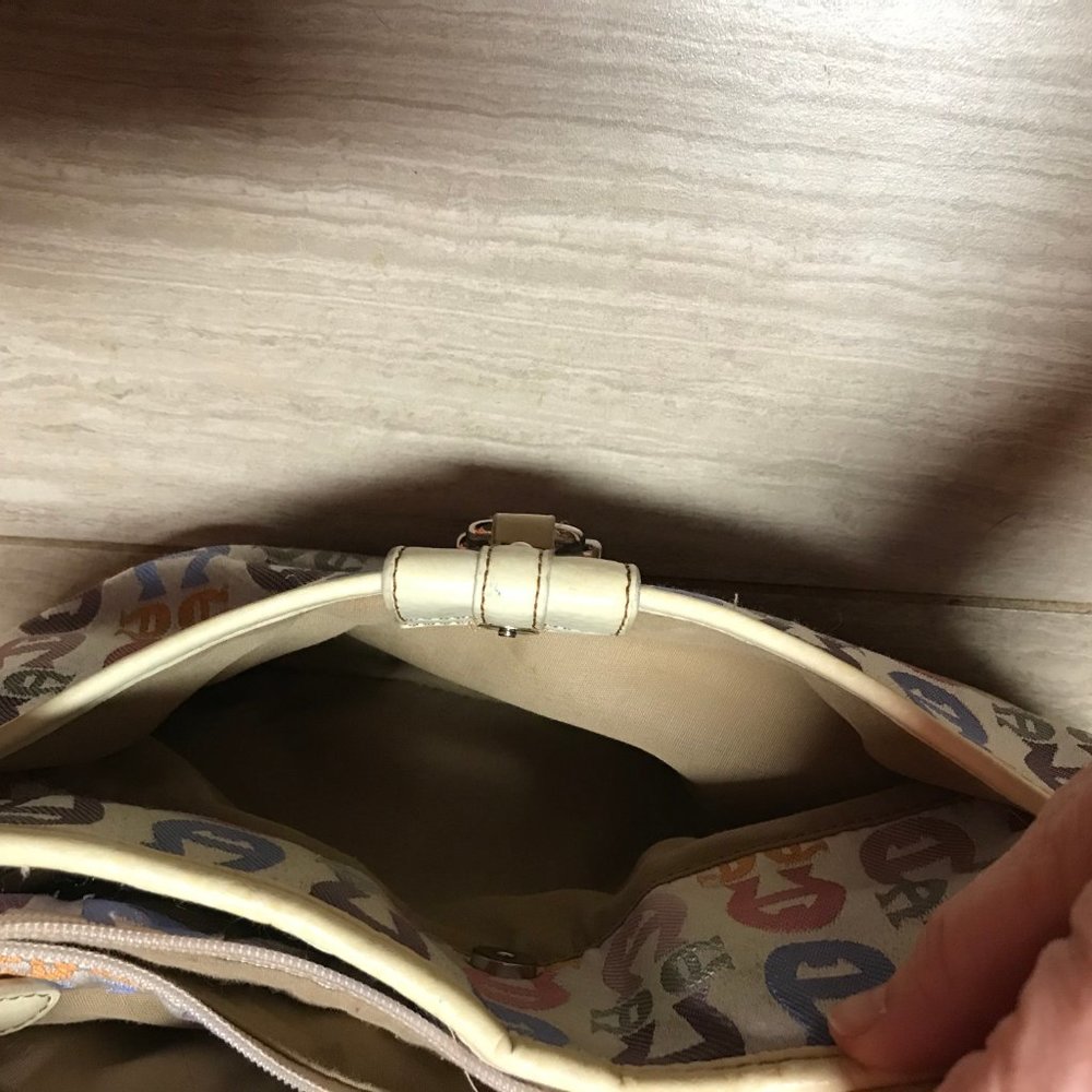 Aigner Purse - Picture 6 of 8